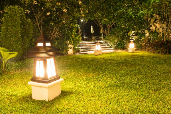 Outdoor Light Fixture Service