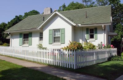 Professional Picket Fence Installation is a Wise Investment For Any Homeowner!